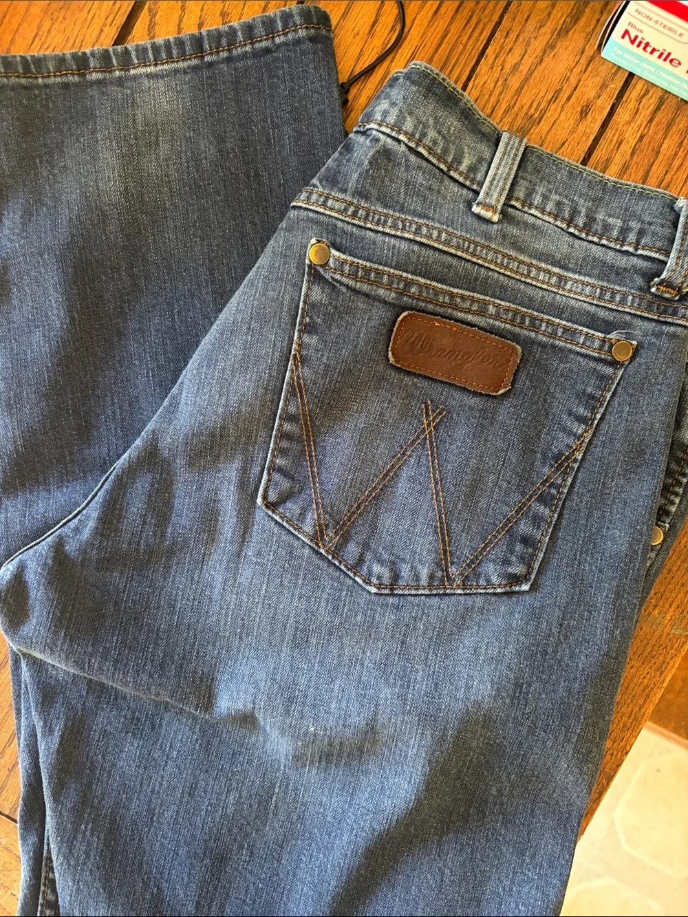 Wrangler Men’s Dark Blue slim straight retro Jeans with Brown Patch